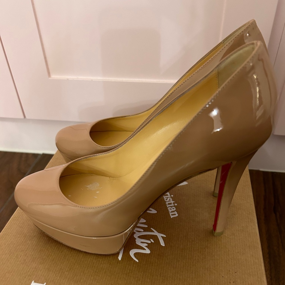 Christian Louboutin Nude Patent High Heels with Platform, Size 37.5 (USA 7.5)